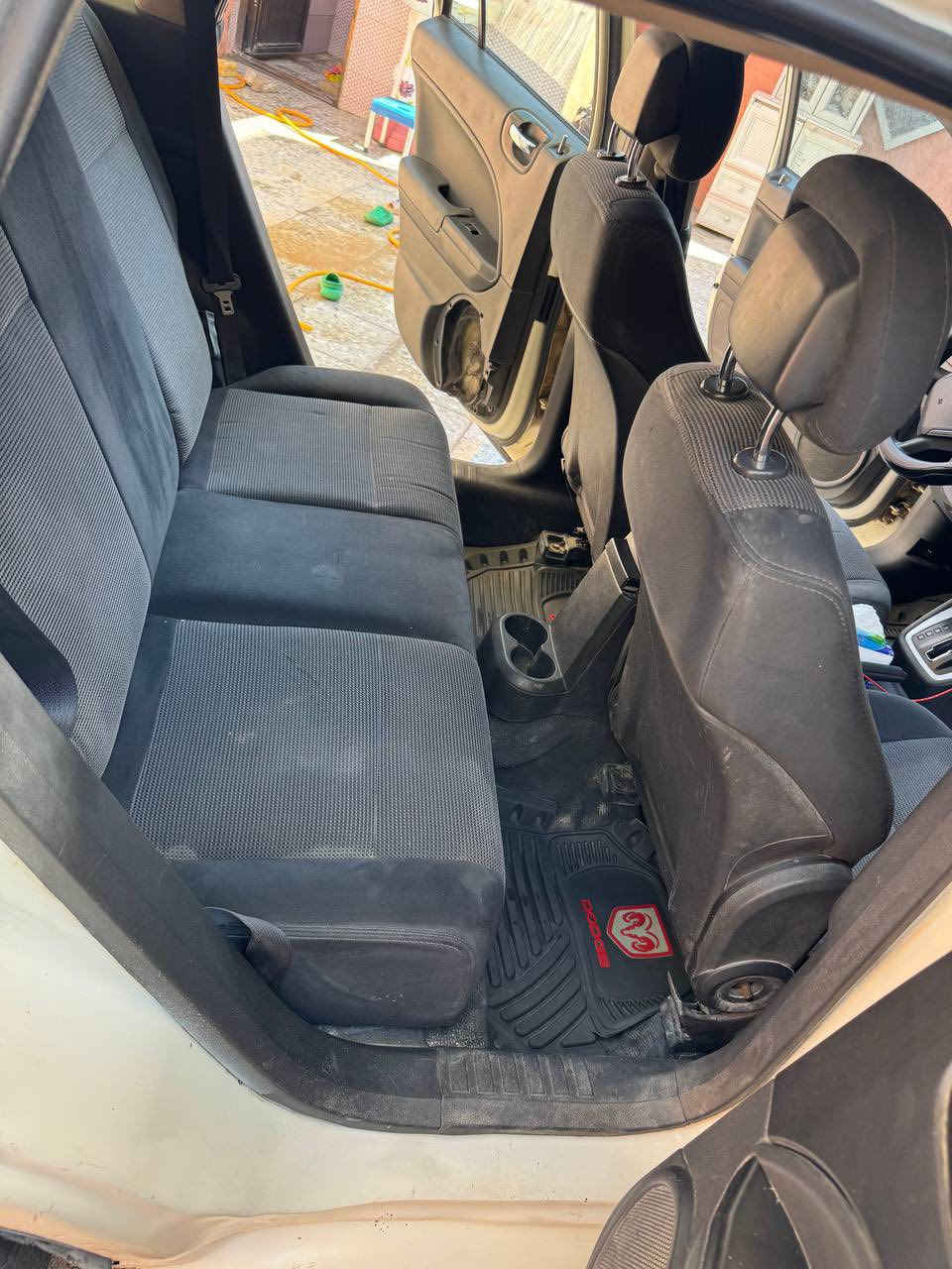 سلام عليكم دوج كاليبر للبيع او مرواس 
السيارة كامله من كلشي 
موديل 2010 
السيارة مصبوغه حزام جمالية 
السيارة رقمها بغداد
 السنوية 2030 
السيارة كلشي جديد بيها 
سعرها 63 وبي مجال للتفاوض 
*********** 
مكان السيارة العبيدي الكمالية
