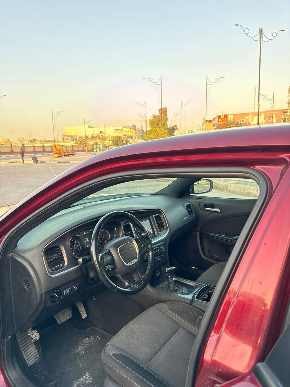 جارجر موديل 2022لون كرزي  SXT بلاك توب  بدون صبغ  بالبدي حادث فقط بادر والدعاميات مصبوغه صور الحادث مرفقه بالمنشور السياره بدون نقص وجاهزه مكاني كربلاء المقدسة  السعر 245.  
***********
