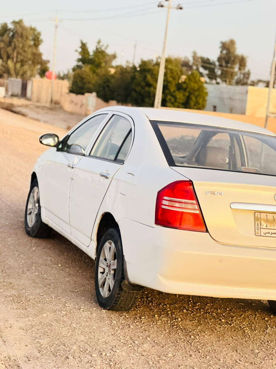 السلام عليكم
للبيع ايفان 620موديل2013
رقم قادسيه گير ومكينه جديدات  كهربائيات شغاله حداده نظيفه السهر 30 
***********
