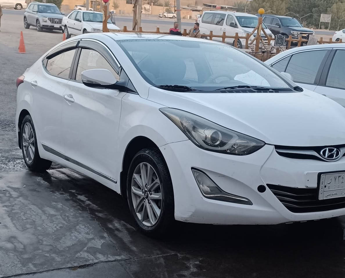 السلام عليكم 
الانترا للبيع مديل ١٤ شكل ال١٦ 
السياره بأسمي مكان السياره البصرة 
الهارثة
بيها جاملغ مبدل وداير صبغ 
وداير بي بارد
السعر ١١٠ وبيها مجال قليل
***********
