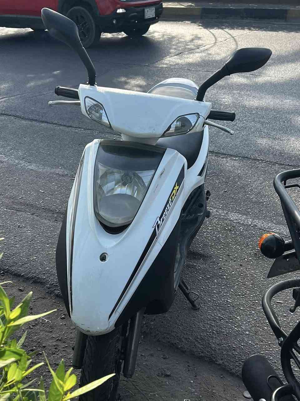 سلام عليكم.شباب بريز لل بيع دراجه حلوه وخير من الله ابي وقت نكره سلف نقص بس كلج امامي .السعر 659.مكاني  الشعب او شارع فلسطين .***********
