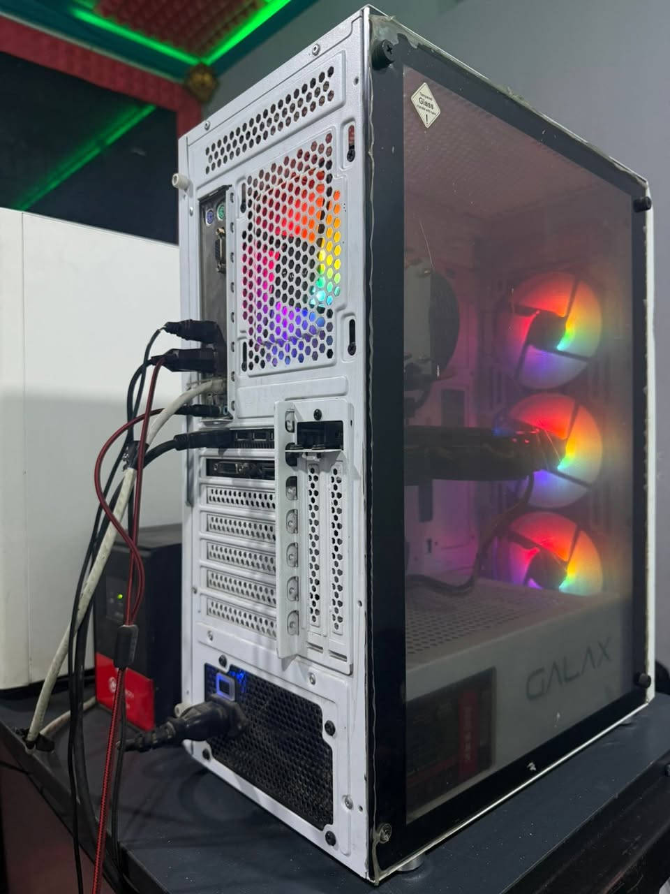 كيس عدد 2 
سعر الواحد 350 الف 
واتساب + اتصال 
***********
1-CASE GREAT WALL CI5 10TH 8 256
2-HDD 500 PC +256 ssd 
3-DDR4 PC 16GB 3200HZ
4-RX 8GB 580 AXUE
