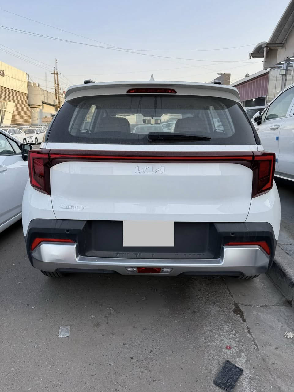 ⸻
♦️ كيا سونت 2024 بدون فتحة 🚘
خليجي | ضمان دولية  5 سنوات
صيانة مجانية سنة
مستخدمة 600 كم فقط 

محرك 1.5 / أوتوماتيك
تشغيل بصمة
شاشة + كاميرا دوارة
حساسات أمامي وخلفي
مثبت سرعة | تبريد قطعتين

💳 السعر: 22,500,000 دينار
📞 ***********
📍 بغداد – معارض النهضة
معرض الحارث للسيارات
