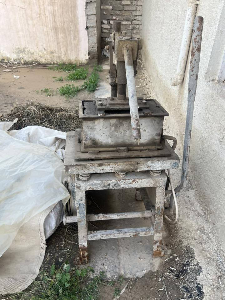 مكينة بلوك ام الأربعين جاهزة بس شغل
للاستفسار عن السعر الاتصال على الرقم ‭***********‬
