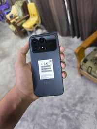 بوكو F8 برو • ٥٢٨ جيجا ١٢+٦ • سناب دراغون ٨ Elite