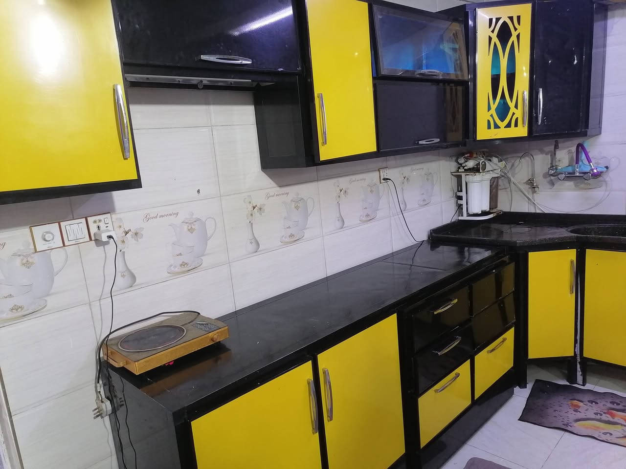 كاونتر جديد ونضيف تسگام للبيع ب700 مكان ديوانية حي الوحدة ***********
