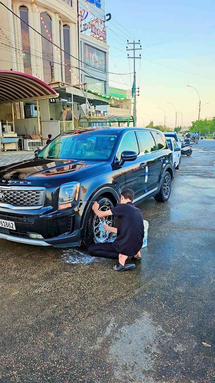 السلام عليكم ورحمة الله وبركاته
على بركت الله وبلعافيه على الياخذه 
السياره للبيع النوع كيه تلورايد مديل 20 وارد أمريكي
 رقم اربيل تحويل باسم المشتري حادثه جدا بسيط طخه شويه بلباب وشويه بلجاملغ جدا بسيطه وصور السونار موجوده بالمنشور  السياره ماشيه 85 تقريب جديد بمعنى الكلمه تبريد ثلاث قطع كير مكينه حداديه دواخل كله فول رادارات داير السياره رادار  مانع صتدام اشاير بلمري بصمه تشغيل تحكم ستيرن بصمه ابواب
سبعه راكب كامره خلفيه شاشه جبيره السياره فول ابيع 
السعر 210$ وبيه مجال او اراوس ب اوبامه اريده على باب الله العنوان كربلاء شارع بغداد 
اذا تحب تصل على ***********
واني خادم
