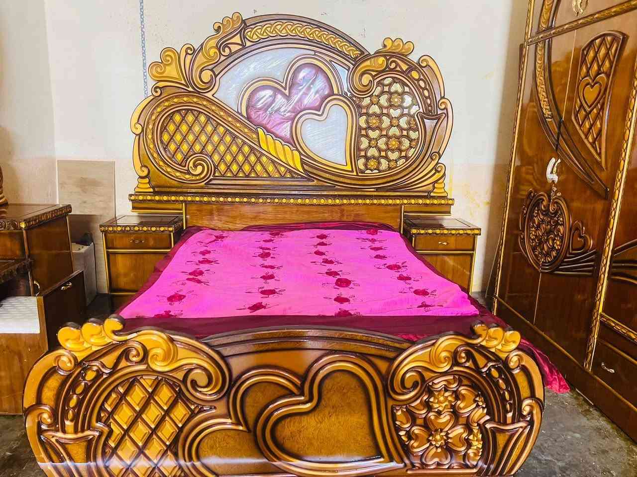 غرفه نوم صاج عراقي حطاطه شرط جيب وياك نجار نظيفه فول مابيه اي نقص بالواقع احلا من الصور السعر مليون وبيه مجال ***********
