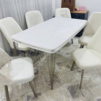 ميز طعام • مستعمل قليل