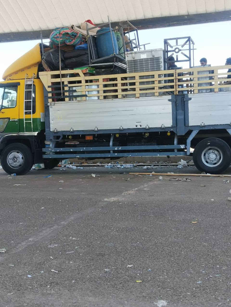 هينو طيره البيع طول سته وربع بلاد مكينه 70 سوبر لا تبخير ولا تنقيص طخم تاير حداديه كهرابايات كامله السياره وجاهزه العمل رقم بصره بسم راعيها مكان الناصرية رقم الهاتف ***********
