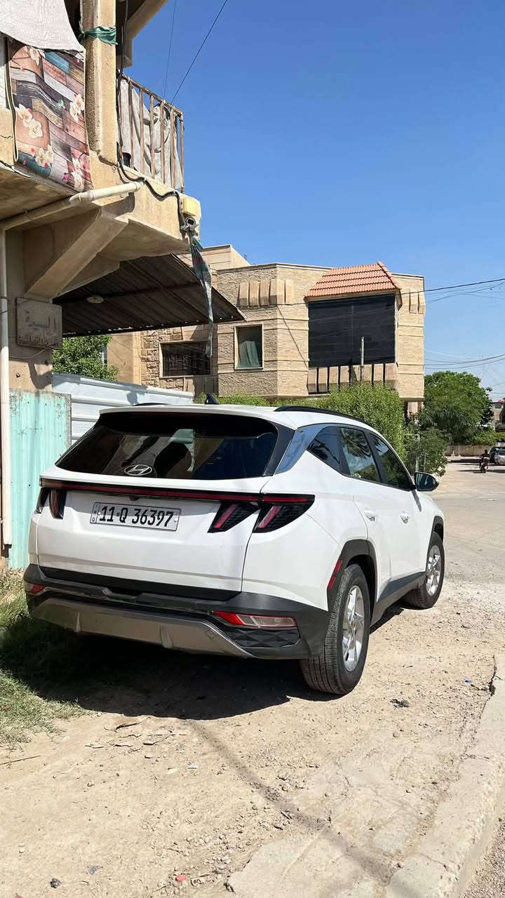 توسان وارد امريكي ٢٠٢٢
السيارة فول مواصفات 
عدا الفتحة
رقم بغداد سنوية باسمي تحويل ثاني يوم
ماشيه ٤٧ ميل فقط 
حادث مالتها موضح بالصور 
السيارة كلها ليبل واحد 
جميع الايرباكات سليمة 
محرك ٢٥٠٠ gdi 
كير atm
أربع وضعيات قياده 
تبريد قطعتين 
بصمه تشغيل 
وبصمه أبواب 
تشغيل عن بعد 
رادار جانبي 
تحديد مسار 
توقف ذاتي 
سياره نظيفه بمعنى الكلمة 
شرط الفحص باي مكان 
‎*********** رقمي للاتصال 
السعر 205 وبيها مجال للشراي
