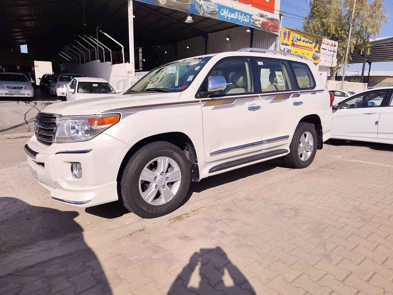 تويوتا لاندكروزر جكسارا  بريم فول 
موديل 2013  ماشي 197 ألف كيلومتر 
 سعر  370 ورقه     ***********
كير محرك تبريد كهربائي كلها بشرط 
سياره جاهز دينار مصرف مابي 
محرك 6 سلندر 
من دعاميه للدعاميه بشرط 
بدون ضرر بدون صبغ 
فقط شبرين تعديل بارد PDR
عنوان سياره كركوك شراع معارض 
شراي اتصل ***********
