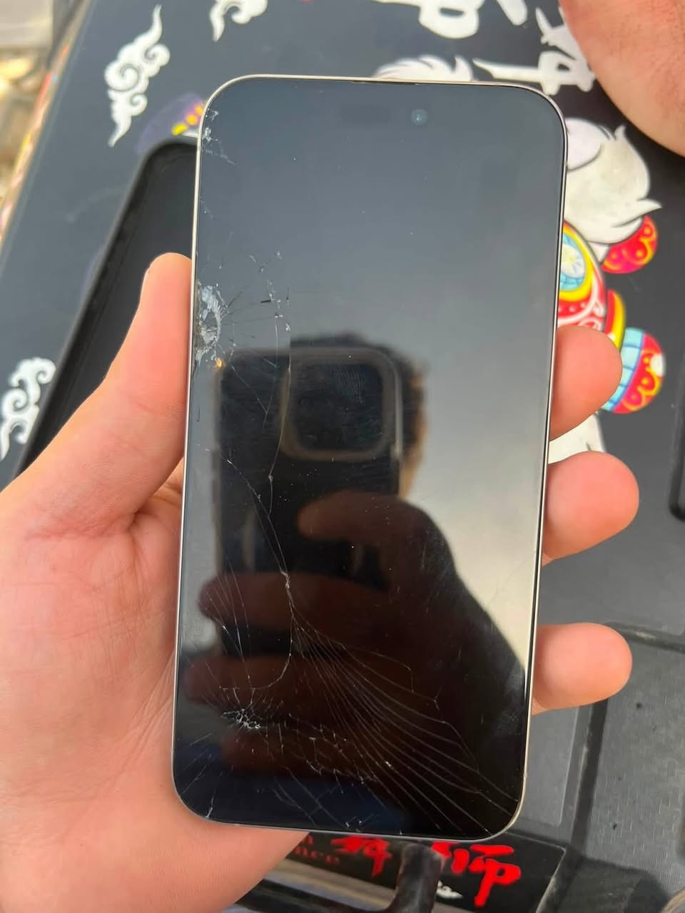 iphone 15 pro max
ذاكره 512
بطاريه 90%
‏1 sim يدعم
إمريكي . نموذج MA
مامفتوح . ملحقات كامله مع الكفر
 جهاز يحتاج شاشه ولاقطه اتصال  
فحص مع ظمان 2 يوم
سعر 185 الف نهايته او مراوس
عنوان / اربيل مناره + متوفر توصيل


**إذا كنت صاحب هذا الإعلان وتريد حذفه لأي سبب، رجاءا أرسل رسالة إلى الدعم الفني**