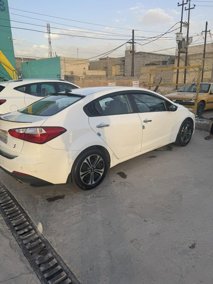 السلام عليكم  اقرا المنشور كامل سيراتو خليجي السعر103 وبيها مجال بسي  
 ماكو هيج سعر بالسوك 
)
سيراتو خليجي 

موديل 2014 

نص فول اشاير مري تحكم ستيرن  تبريد قطعتين باقي المواصفات المعروفه 
بيها فقط جاملغ ومباوكين نص الباب ويا السونار مرفق مع المنشور 

صاحب السنويه عربي من اقرابي تحويل شوكت ميعجبك 

مكان السياره بغداد الغزاليه 
 
المحرك مكفول بي فقط قبغ ولفات مفتوح  والكيس طبيت بطسه نعوج وبدلته بدون تنقيص بدون تبخير مكفووول بس اني ابيعلك غير مكفول حته ما انحرج وياك وتضل تعاملني واني منزل من سعر السياره سعر المحرك وهو مابي شي المحرك للعلم سعر الطابوكه 6 اوراق ارجع واكرر المحرك مكفووول بس اني ما اريد انحرج مع المشتري

***********
