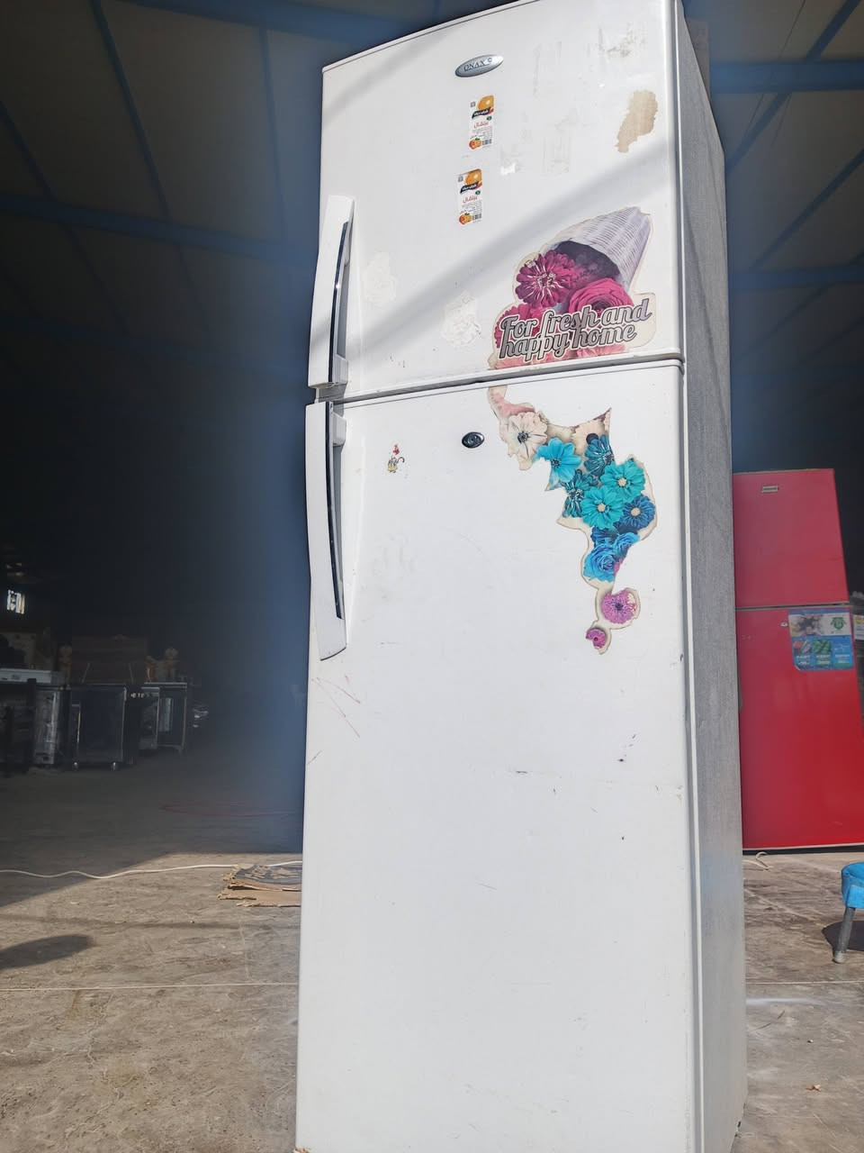 ثلاجه +مجمده ٢٥٠...غرفه سعر ٤٠٠
الشراي يتصل ..***********
