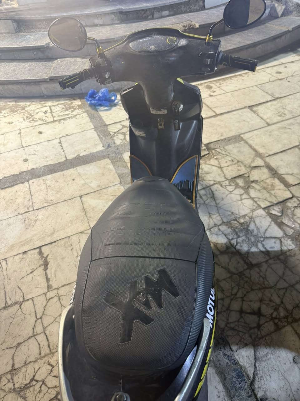 ماكس قجمه للبيع سعر ٤٢٥وبيها مجال شباب دراجه نضيفه وبوشه ٥٥ممفتوحه لدراجه  بس شلعتها شويه خفيفه تحتاج كلجات وضفيره مكاني سبع ابكار رقم لعاتف***********
