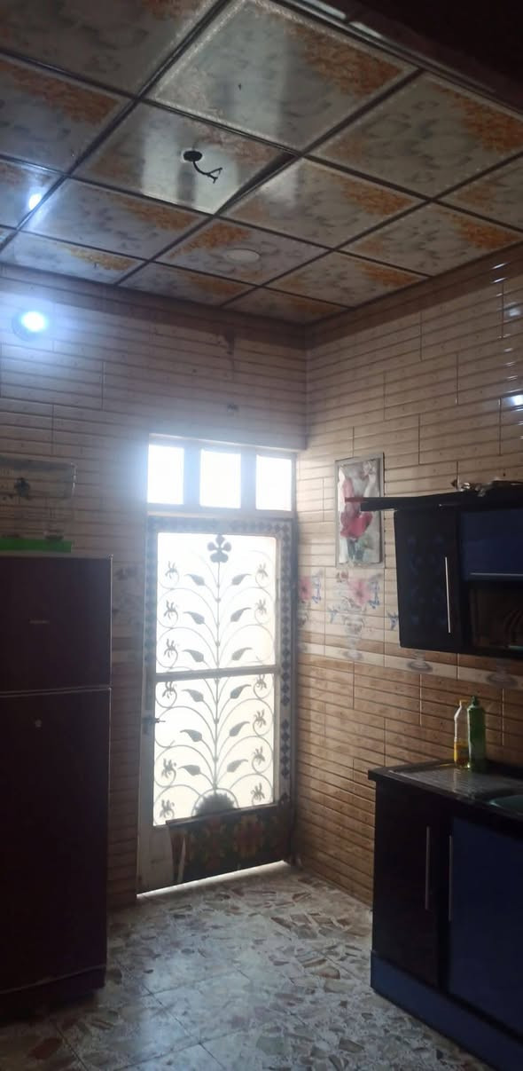 دار للبيع 100متر طابقين. يحتوي ع غرفه وصاله واستقبال
طابق الثاني غرفه وصاله.   جاهز لسكن. مابي نقص 

عنوان براكيه . خلف مدرسه علي الرماحي منطقه البو عريف   قريب الجري 

سعره 25  *********** 

***********
