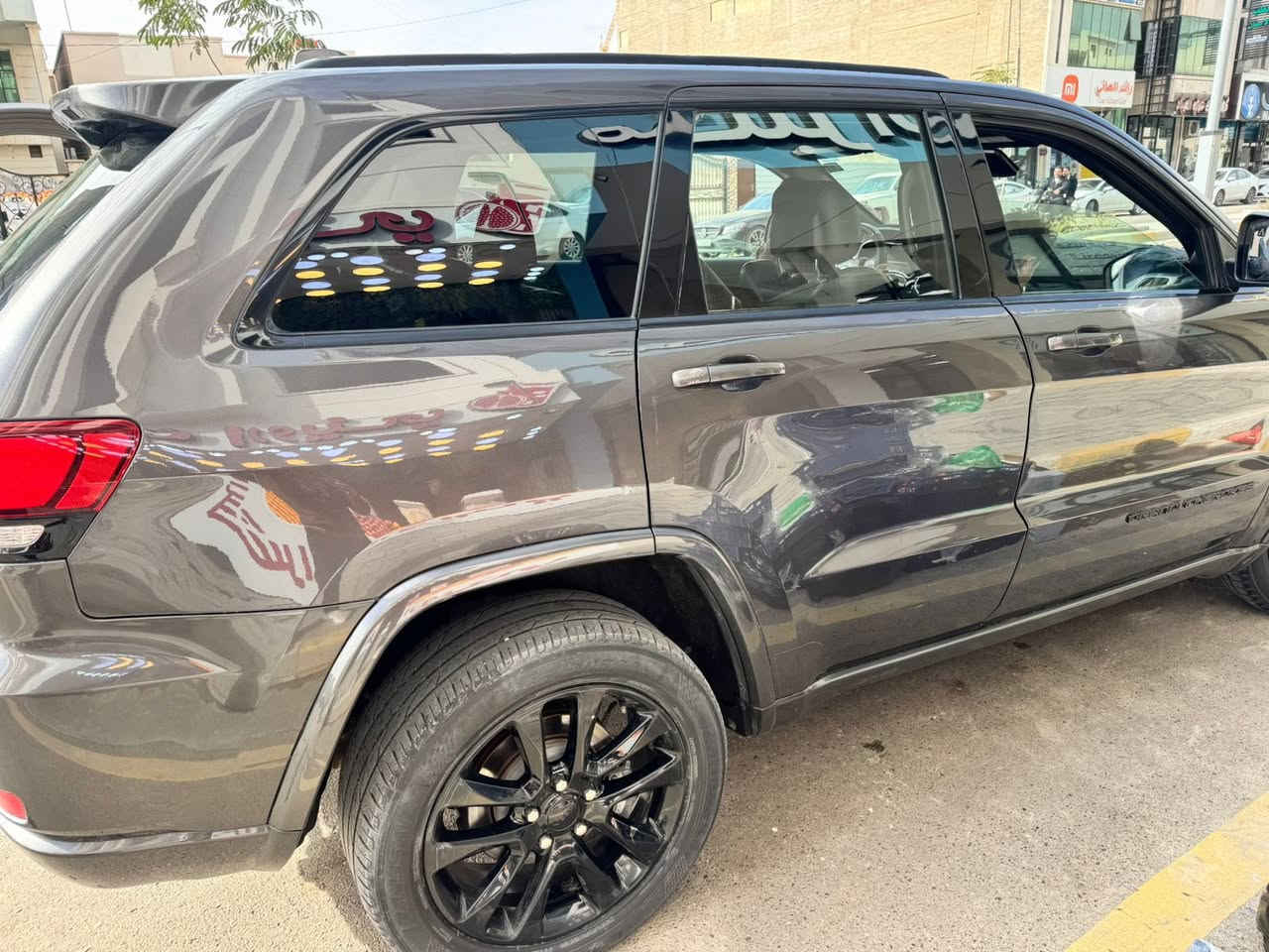 السلام عليكم ورحمة الله للبيع جيب وارد أمريكي موديل ٢٠٢١ ضررها جاملغ وبنيد فقط بدون شاصي تخم تاير ماشيه ٧٥ الف مواصفات جلد كشنات كهرباء جنطه كهرباء كل السياره على وضع الشركه كير ومحرك كله شركه محرك ٦ سلندر ٣٦٠٠ بلادي رادار امامي رقم بغداد الجديد تحويل مباشر سعرها 215 وبيها مجال للشراي مكان السياره بالرمادي***********
