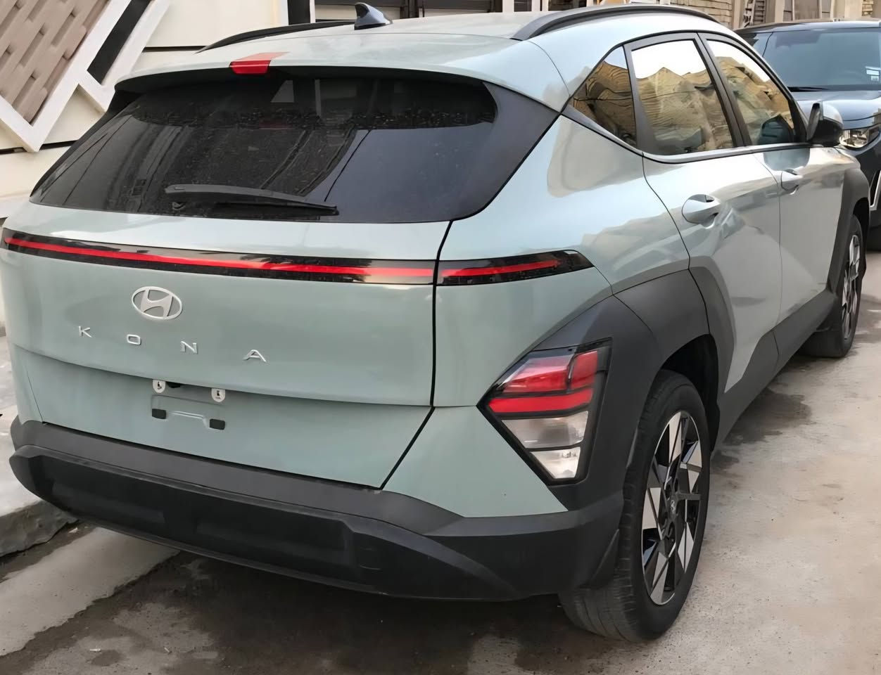 سلام عليكم للبيع (فقط) كونا موديل2025 فئة sel فول بدون فتحه فقط
(فحص مؤقت منفيس بأسمي شخصي) ماشية 11 ألف ميل

محرك دوش سعة 2.0 لتر (DOHC)

موصفات

كير (IVT) تعليق

* تشغيل السيارة عن بعد

﻿﻿نظام دخول بدون مفتاح ( بصمة ابواب + تشغيل +صندوق )

﻿﻿نظام صوت من Bose ب8 سماعات

﻿﻿شاشتين متصلة بقياس (12.3) انش تعمل

﻿﻿كامرة خلفية تدعم تنبية وتوقف الذاتي

﻿﻿تبريد شاشة قطعتين امامي وخلفي )

(sport & normal ) وضعيات قياد

 *

﻿﻿تحكمات استيرن

﻿﻿موصفات اخرى ( هند بريك بصمة + حساس اطارات +بريك رجاج تنبية 360 درجة+ نظام نزول منحدرات + تحكم بالانارة الداخلية + عدسات LED امامية + كفرات (ويل) حجم 18 + قيادة ذاتية + ABS + شاحن واير ليس + شاحن Tps بمنافذ + Auto Hold + نظام ترحيب )

لغد شاصي كفاله 

..... بدون دواخل حادث موضح بصورة ربع بنيد صبغ فقط عنوان بغداد /حي جميله سعر167ورقة وبيهة مجال بسيط

*********** محمد مندلاوي
