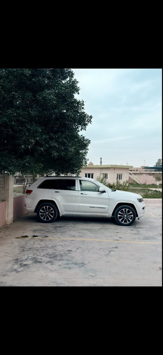 السلام عليكم للبيع او مراوس خليجي وكالة هارلم
جيب 2018 لمتد فول مواصفات عدا الجكات
كفاله عامه من الضربه و التعديل البارد 
بيه جامرلغ صبغ بسبب شخط و كارت ب البنيد
ماشية 64mi حقيقي جاهزه بدون نواقص 
كير محرك اكسل حدادية تبريد وضع شركة 
السعر 245$ وبيه مجال مكاني ديالى 
***********
***********
