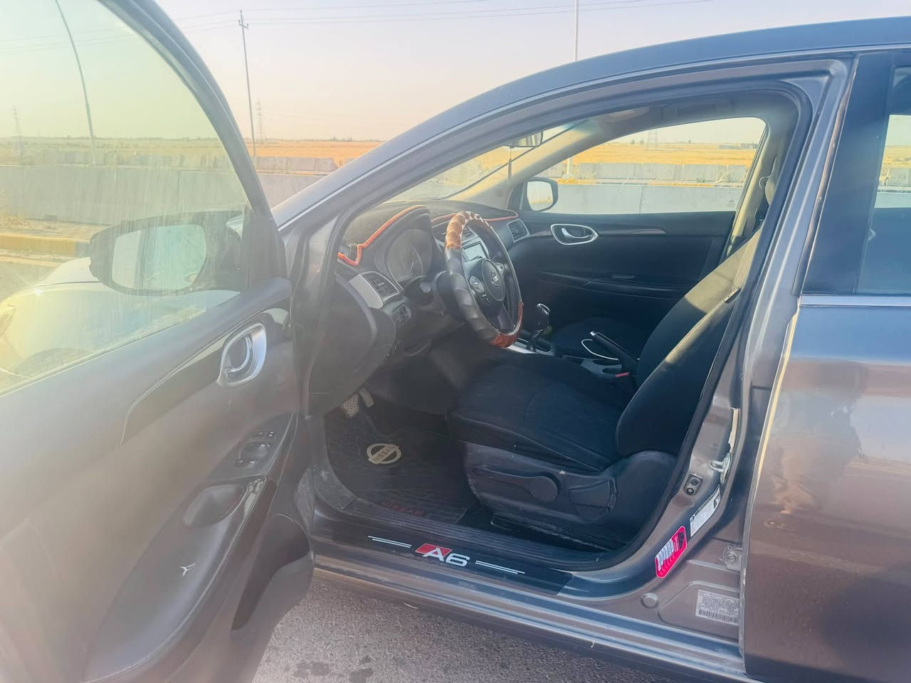 نيسان سنترا. Nissan sentra 2019 Sv
4 سلندر محرك 1.8 دوش 
سيارة فول مواصفات ماعدا الفتحه 
تحكمات استيرن كامل / مثبت سرعة / رادار / 
كشنات مخمل / بصمه ابواب / بصمة تشغيل / بصمة صندوق /  تبريد بيانو / شاشة جبيرة بيها كار بلي واندرويد اوتو / نظام بريك تلقائي في حالات الطوارئ / وضعيات قيادة Iko وعادي 
سيارة نظيفة مكينه وكير ما مفتوح بشرط كهربائيات كلها بشرط وصاير الها ادامة دورية 
السيارة ماشية 160 الف ميل 
حادثها جاملغ وبنيد ايرباك برده فقط بدون دواخل 
السياره ابيعها صبغ حزام لان بيها صبغ كم قطعه متفرقه اثر طخات بالعراق وشخوط 
سعرها 95 ورقة وبيها مجال بسيط 
مكان السيارة سامراء
للإستفسار اكثر اتواصل وياية اتصال او واتساب 
رقم الهاتف/ ***********
