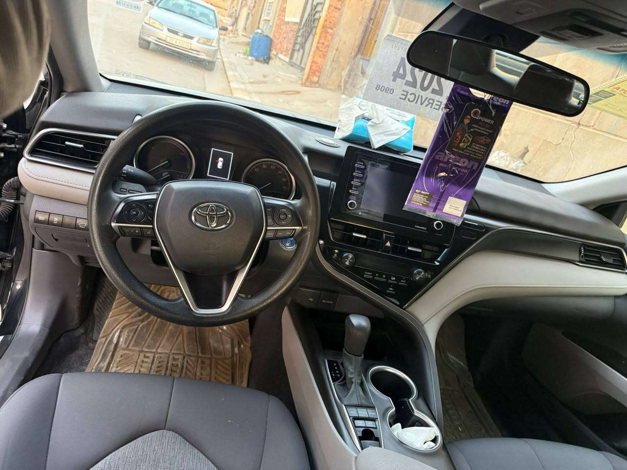 كامري هايبرد موديل 2024
ضرره بابين بدون دواخل وجاملغ كلير خلفي
سياره بسمي تحويل ثاني يوم
 تخم تاير صدر ه
خلفي امامي كله عل شركه 
عارضه  185 

***********
