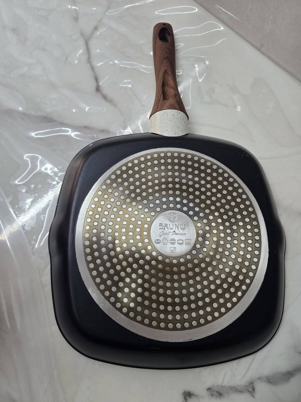 طاوه باله اوربي جديد الثقيل الاصلي شكل مربع   قياس ٢٨ 
السعر 15


**إذا كنت صاحب هذا الإعلان وتريد حذفه لأي سبب، رجاءا أرسل رسالة إلى الدعم الفني**