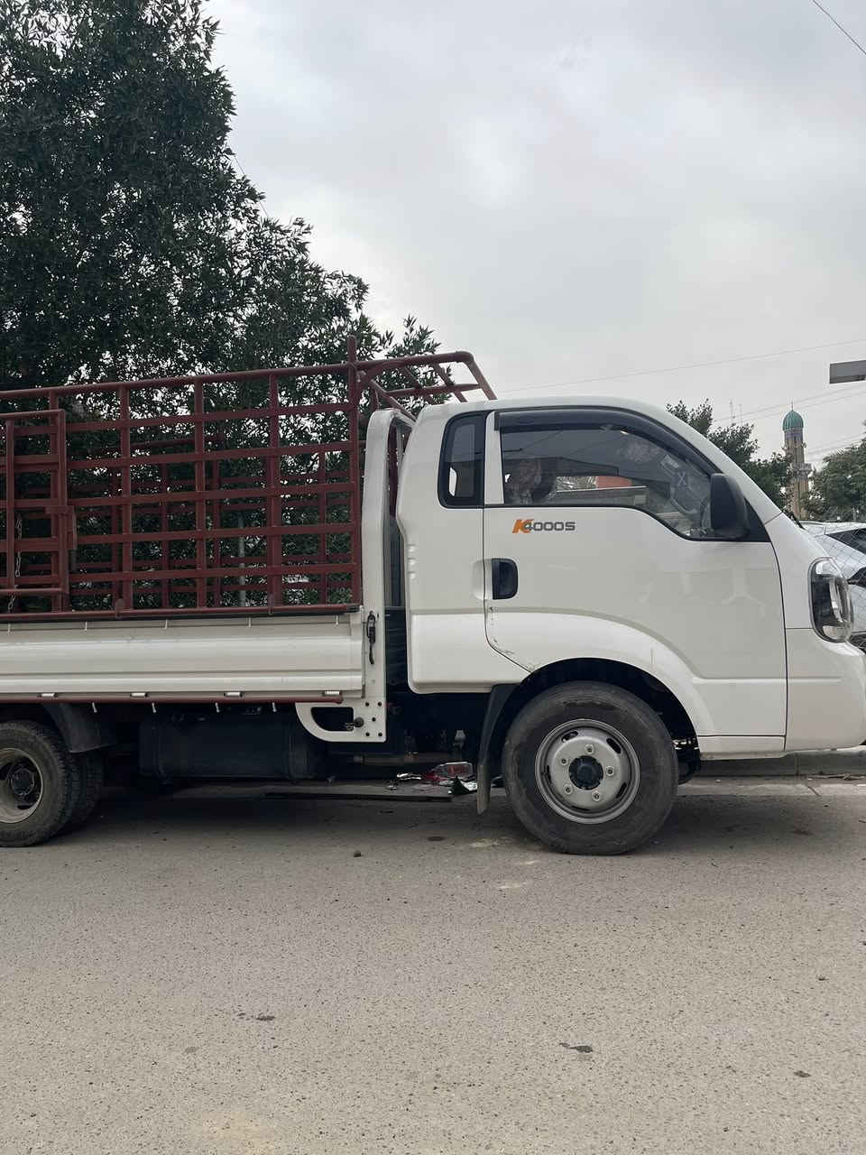 السلام عليكم 
الي يحتاج نقل وتوصيل بضائع وحاويات 
عندي سيارة ومستعد انقل لجميع المناطق والمحافظات 
رقمي ***********
