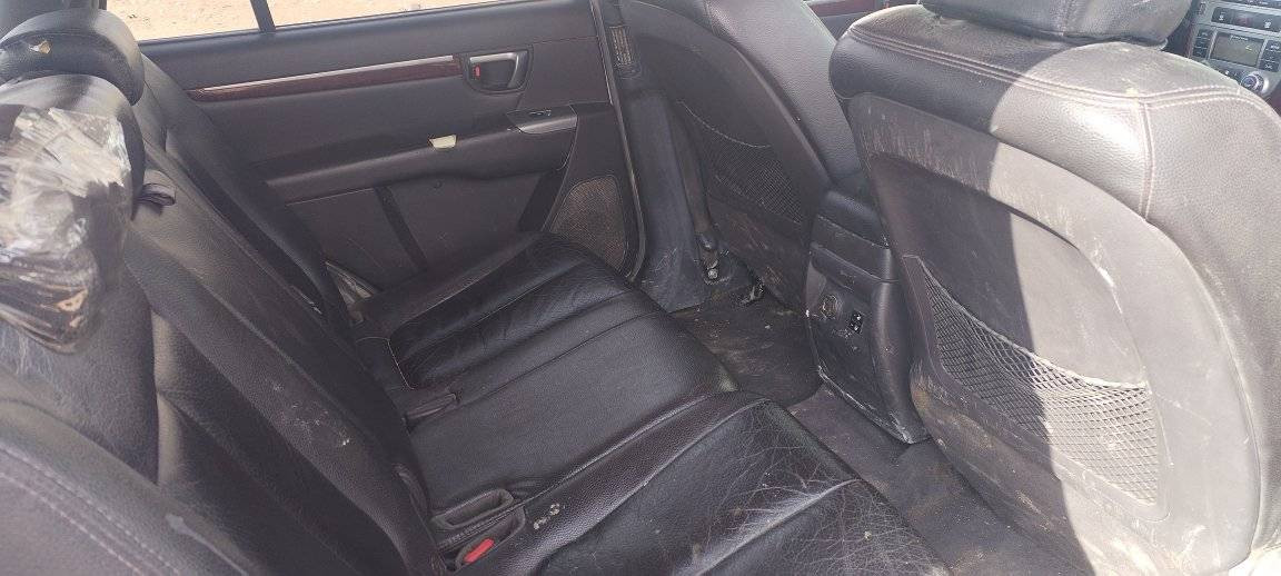 سنتافي ادوات ٢٠١١ محرك كاز
كهربائيات شغاله كلهه مابيهه نقص
تدفئه تبريد شغاله
تايرات الاربع جدد
كير محرك صدر كفاله عامه
السعر ٤٥ وبيهه مجال حك الجيه
مكاني الحاج علي ***********
