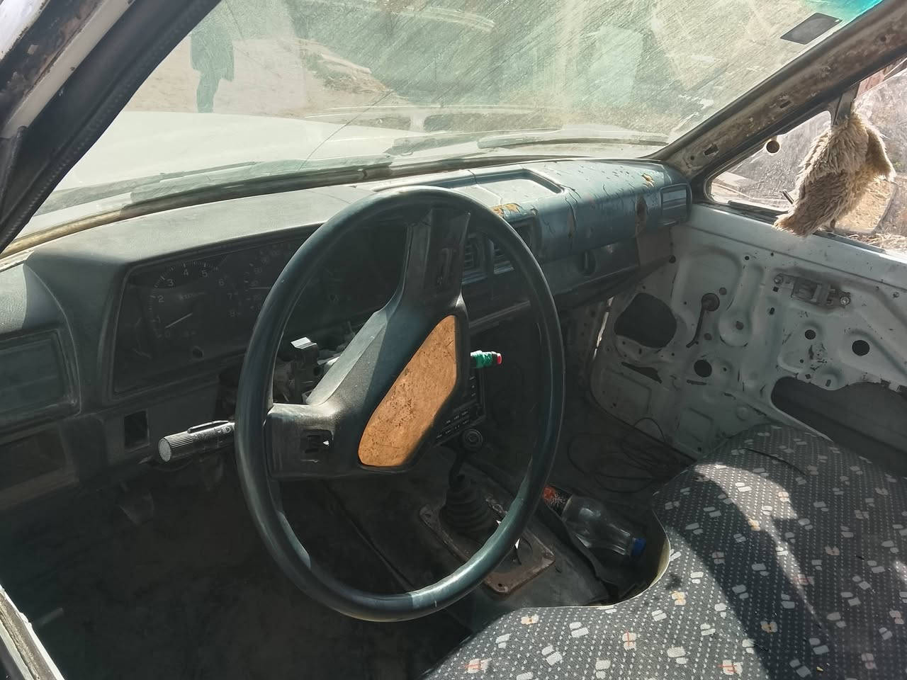 السلام عليكم بيكم للبيع م 88 مكينه بيها خيط بخار قليل كوم حديد أتعهد من سرقه بدون لوحات  وعشائر كير اكسل شاصي نضاف الكشر كدامك ابيع على هاي وضعيتها كوم حديد أتعهد من سرقه وعشائر السعر قفل 10 اوراق مكاني بغداد اليوسفيه ***********
