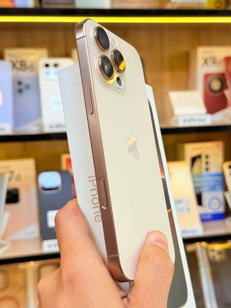 أيفون16 برو ماكس لون مميز ذاكره 256 بطاريه100 اعتبره فاتحه بيدك من كارتونه ممبدل بي شي مع ضمان 5 ايام نضافه 100‎%‎ كامل ملحقاته  وتر بروف عل حاسبه كله نورمل مكاني بغداد البياع شارع 13 مركز الريس للموبايل 
⭕️متوفر اقصاد رافدين منصه⭕️
السعر مليون و450 الف 

***********
