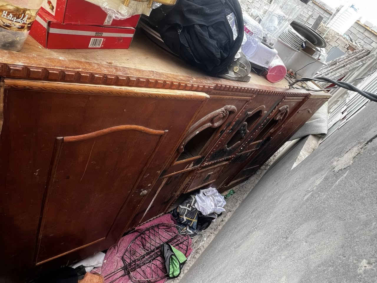 سلام عليكم خشاب للبيع نص عمر قيم وخذ  للتصال ***********
