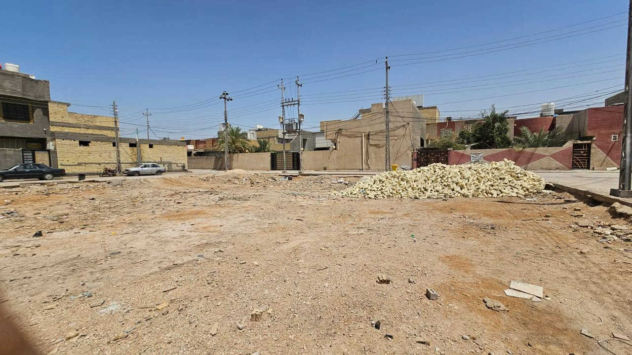 السلام عليكم اخوان دار مساحة 100 متر كامل الخدمات خط كوسترات + عنوانه البوبيات بناء حديث علق تم يوصلك  السعر اي تفاصيل *********** أو ع خاص

