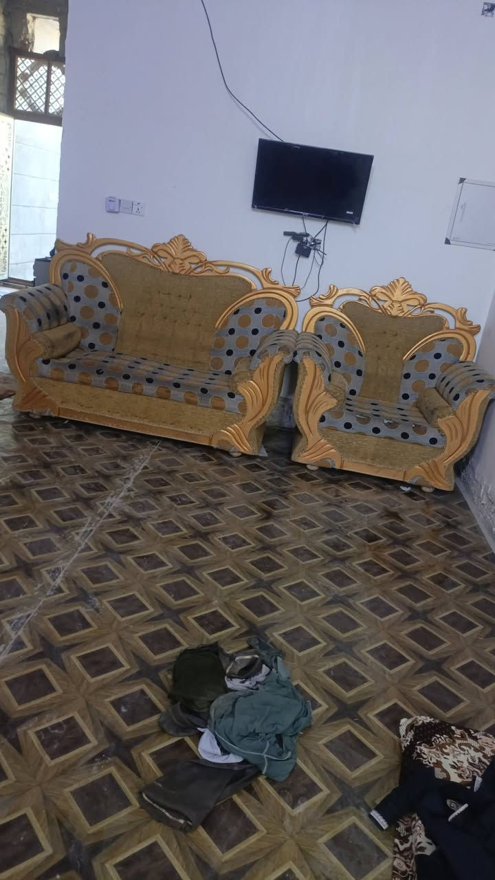 بيت للبيع خلف مجمع الرحاب طاب وزراعي سنه 25 سعر 40 بمجال بناء حديد مدرسه ثاني شارع عشه البيت جاهز للسكن‏‪***********‬‏+***********
