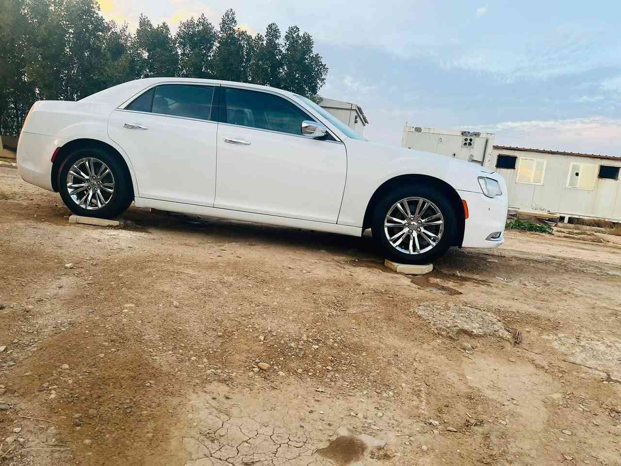 السلام عليكم أوباما ١٨ مرمزه ٢٢ بغداد بسمي تحويل مباشر
سيارة فور ويل
كاملة معاملة بس تدفع الفرق 
كير مكينة حدادة تبريد جاهز  مكلف بلنشر  رقم صاحب سياره هاتف ***********
