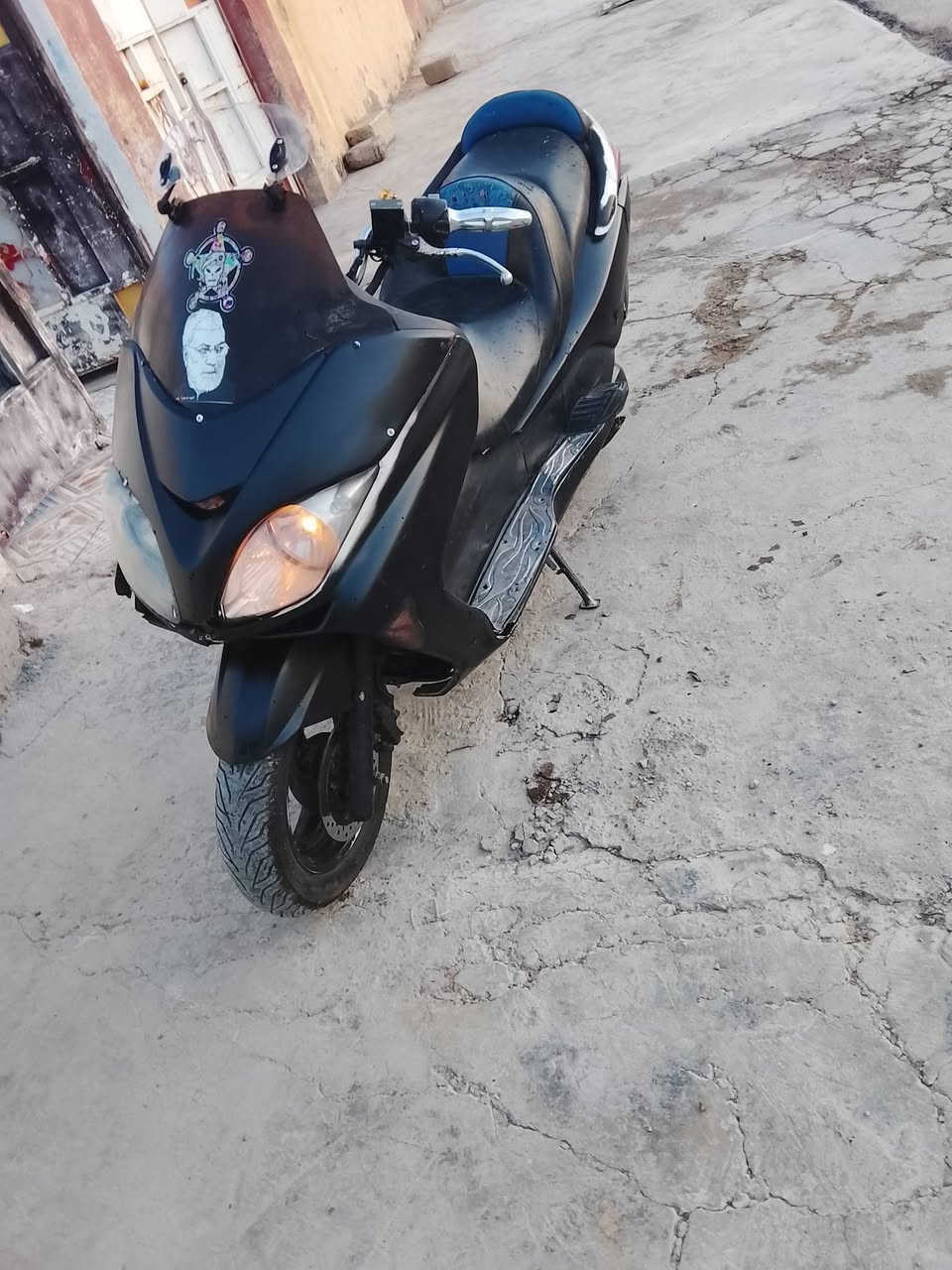 سلام عليكم فورزة للبيع مكينه مكفوله لا بخار ولا صرف بس كفرات البجم تعبانه السعر 400بيه مجال بصيط مكاني ديالى الغالبية ***********
