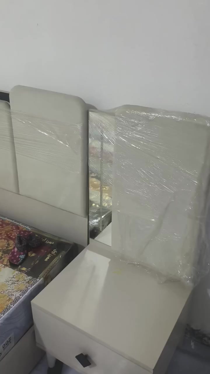 سلام عليكم غرفه تركيه جديده ٨ قطع بعدهي محد نايم عليها ماخذها ب٩٠٠ السعر ٧٠٠ وبيها مجال جدا بسيط
للاستفسار *********** 
مكاني بغداد البلديات
