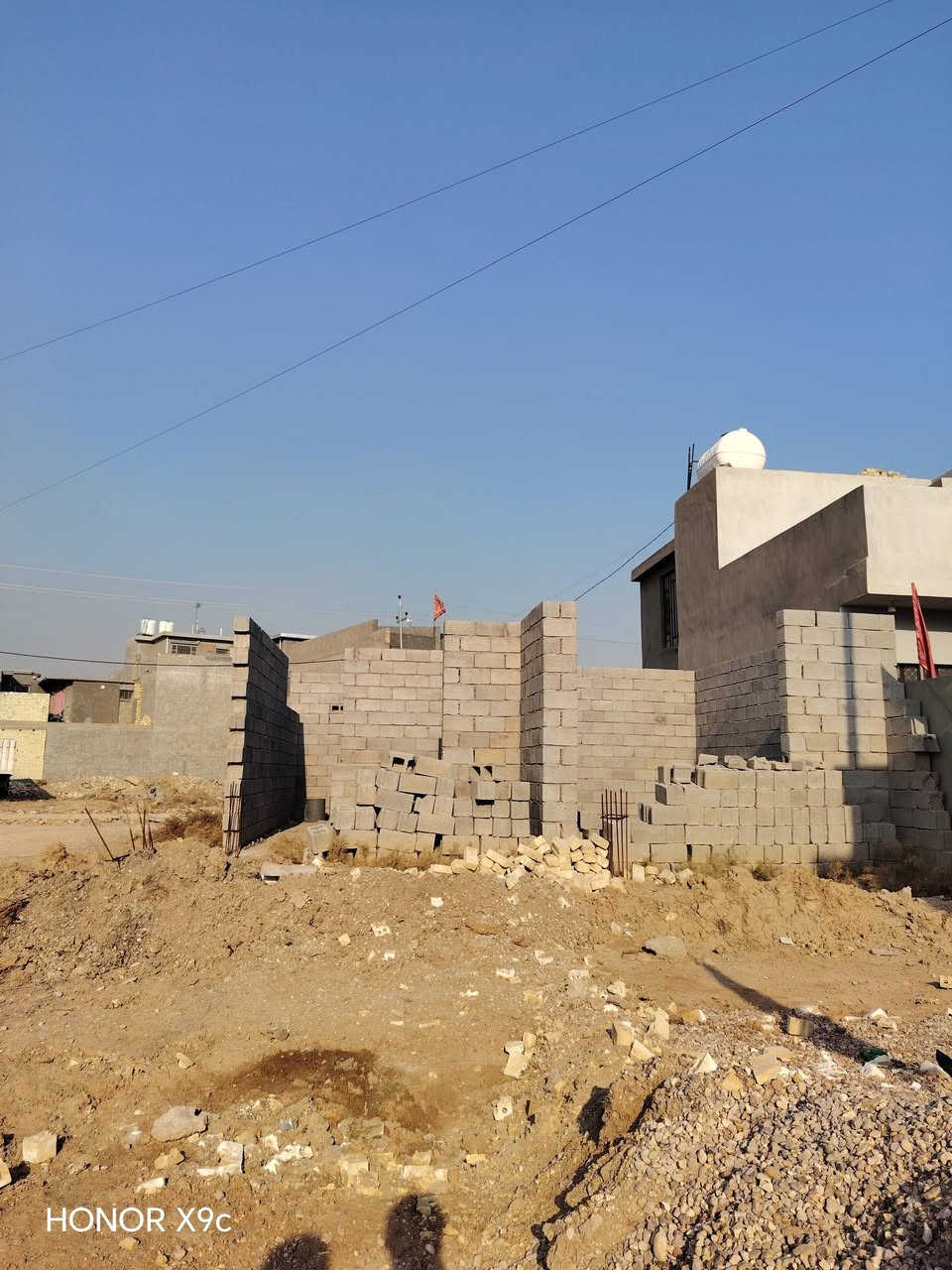 تحية طيبة 🏠
بيت مساحة ١٤٠ متر مع محلات عدد 2

نهاية الموضفين ركن على ثلات شوارع على شارع ٢٠ 

طابو صرف زراعي على ٢٥
السعر ٥٠ مليون قابل للتفاوض 

للاستفسار

***********

***********

***********
