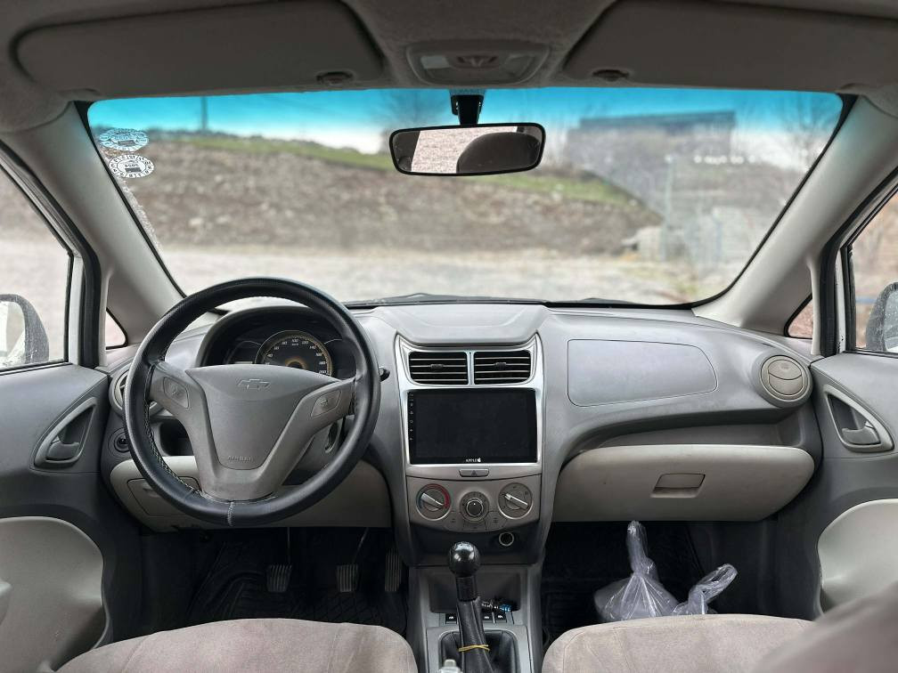 شۆفرلێت سایل مۆدێل 2012 گێڕ عادیه گێرو مەکینه نەکرایتەوه دەنگو بوخاری نیه، ساردو گه رمی به شەرت پێنج پارچەی بۆیاخه ژوری نەگرتوه بەشەرت هیچ مه سروفی نیه ،تەحویل بە شەرت سعری 56کەمێک مجال شوێن سۆران 
*********** أربيل, العراق
