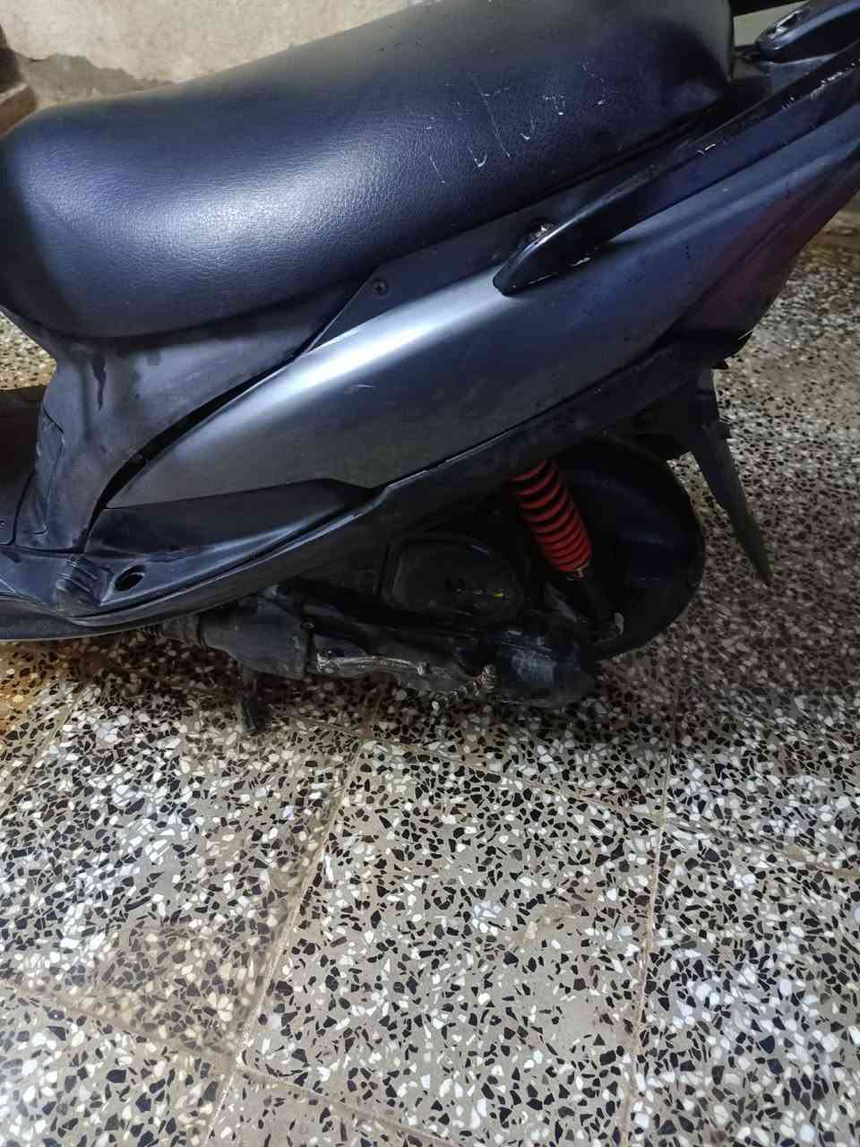 السلام عليكم شباب ماكس عدله 120للبيع مكينه مامفتوحه دراجه تخبل ناقصه تريشه مال صفحه دراجه كفاله عامه السعر 750وبيه مجال للطيبين رقم *********** مكاني بغداد
