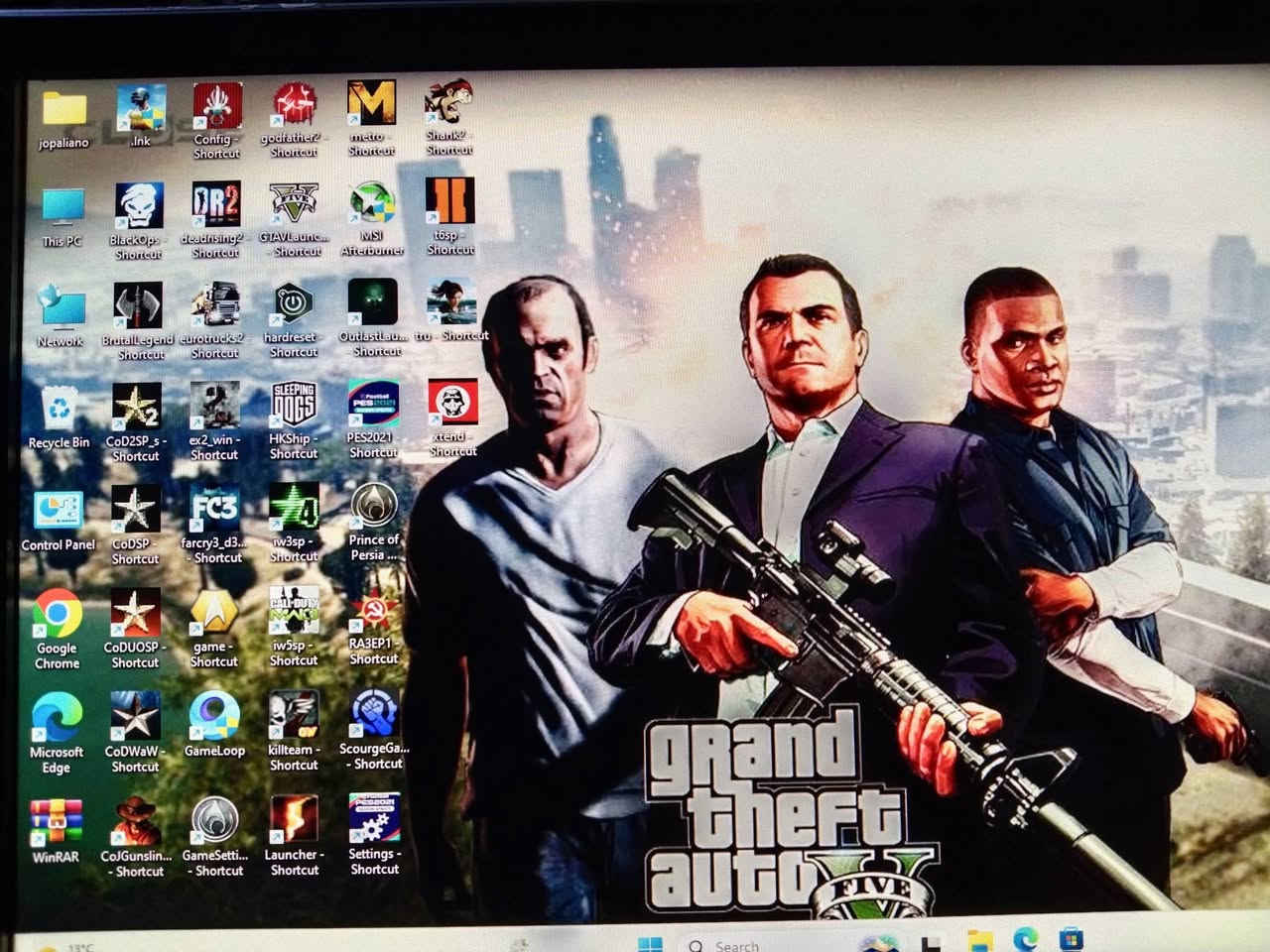 السلام عليكم 
حاسبة دسكتوب سستم انتل كور 5 جيل الرابع مستعملة نظيفة للبيع من شركة Dell 3020
.....
السعر 200 ألف دينار 
***********
عنوان بغداد زيونة 
البيع بضمان الفحص 
لا يتوفر توصيل 
......
ملاحظة 
كيس فقط بدون أي ملحقات 
كيس فقط بدون أي ملحقات 
.....
المواصفات 
معالج انتل كور 5 جيل الرابع رقم المعالج 4590S
كارد شاشة 4 كيكا AMD RX 560 GDDR5 
هارد 256 كيكا للنظام والبرامج جديد SSD 
هارد 500 كيكا للالعاب والتخزين HDD 
رام 16 كيكا جديد 8+8 تردد 1600 DDR3 
مذربورد جيل الرابع Dell H81 DDR3 
مشغل اقراص ديفيدي DVD 
......
الحاسبة تعمل على نظام وندوس 11 وتحتوي على أكثر من 30 لعبة طور القصة اوفلاين مع لعبة ببجي موبايل اونلاين 
......
مع جزيل الشكر لإدارة المجموعة
