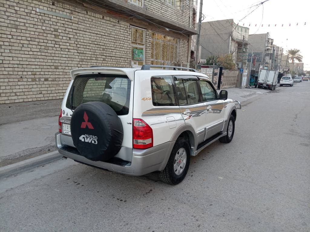 باجيرو موديل 2006 محرك 3000 ممتاز كير ممتاز حداديه جيده سياره تخم تاير جديد رقم بغداد تبريد شغال داخل لونين دركه صاج مري شفط السياره يوجد بيها صبغ ثلاث قطع بدون دواخل السعر 85 بيها مجال بسيط الاستفسار على هذا الرقم *********** محمد العنوان بغداد الشعب بغداد, العراق
