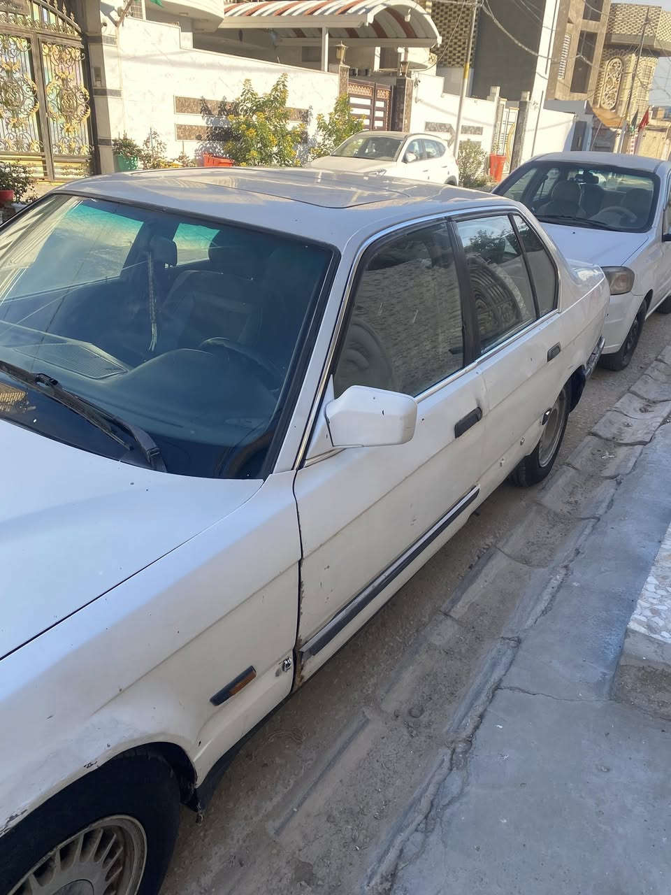 سياره بي ام 
محرك بطه رقم ألماني جديد 
السياره باسمي 
السعر 40 ورقه
الشراب يتواصل على الخاص وتساب 
***********
