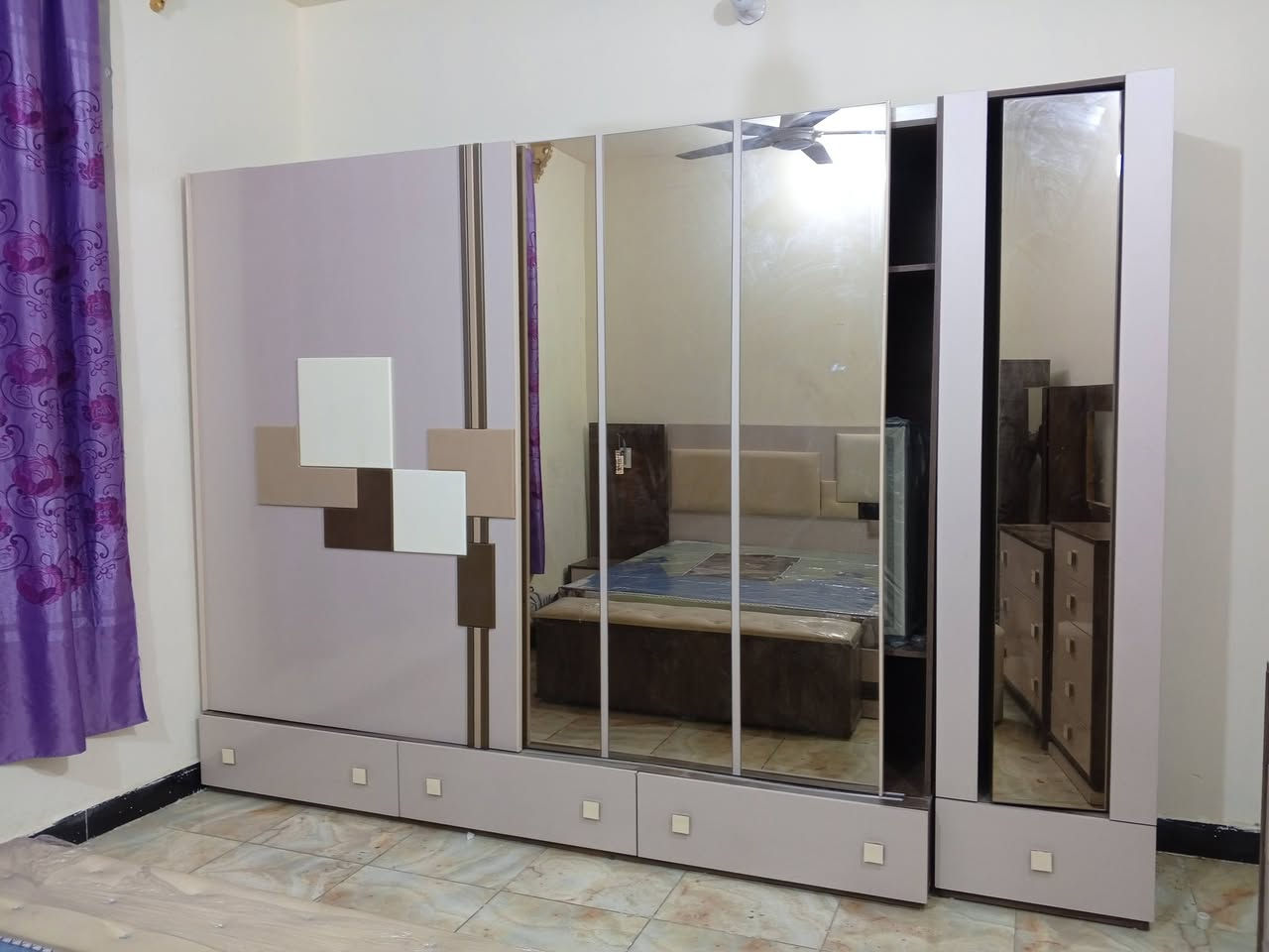 غرفه تركيا ثقيله جدا 10قطع  للبيع 950 معه الدوشك ممتواجد ع الفيس وات ساب فقط
***********,
