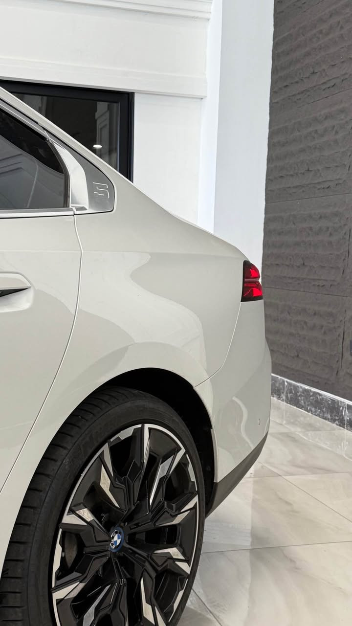 Bmw 530
2024 
Luxury
Clean title
37000mil
Price: 46000$
*********** أربيل, العراق
