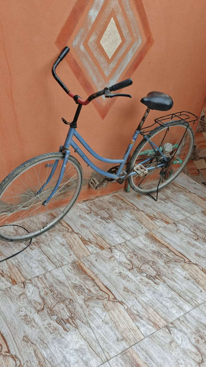 سلام عليكم للبيع الحجم 26
السعر 25قفل المكان موصل برطله واتساب ***********
