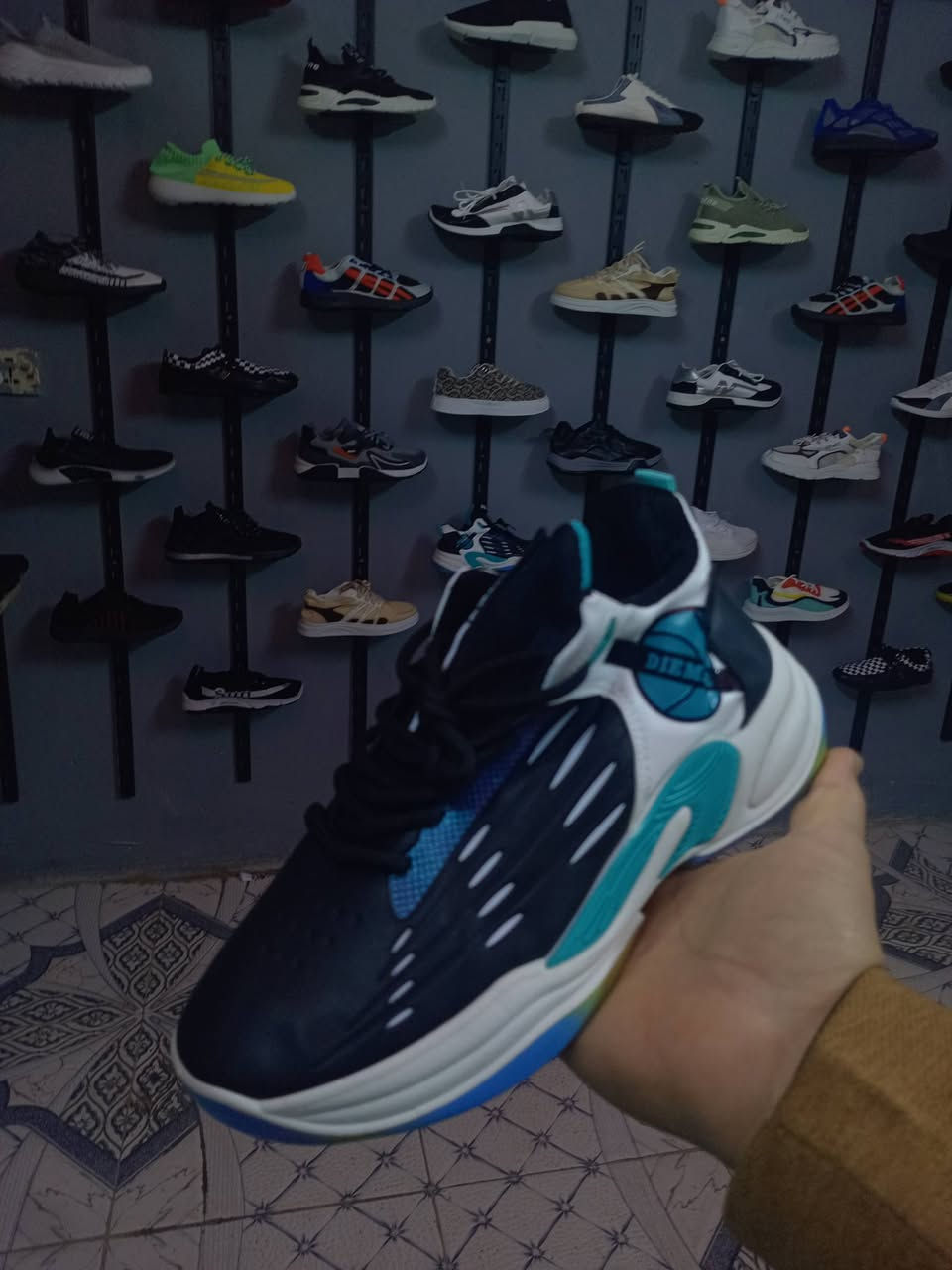 الجنࢪال للاحذية الرجالية
شارع الظباط مقابيل افران الجماهير 
 كافة القياسات وايضا موديلات اخرى تخفيضات 50٪ يتوفر توصيل داخل القضاء  *********** واتس
