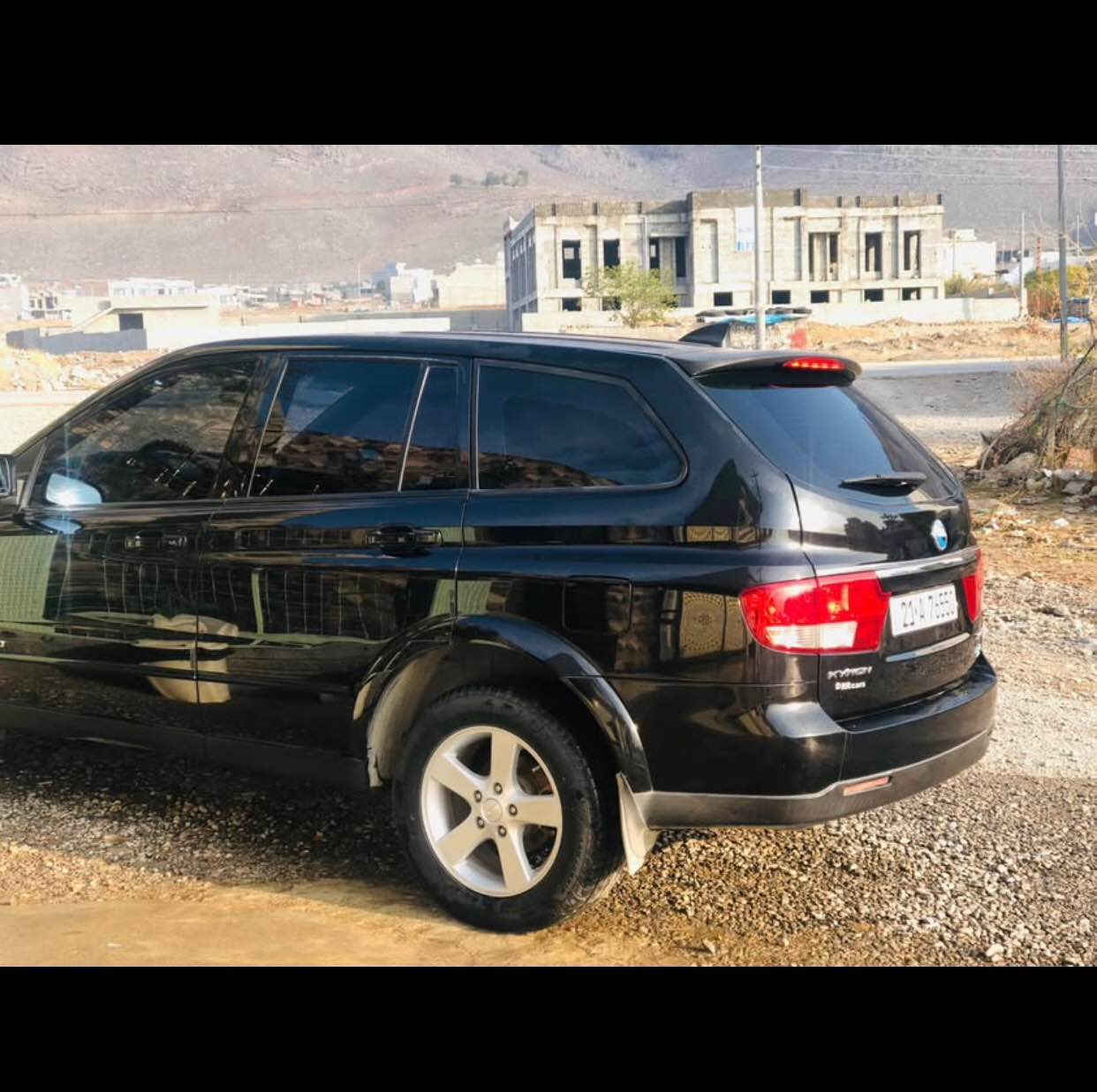 ئەم سانگوێنە بۆ فرۆشتن مۆدێل٢٠٠٩ بۆیاغی نیە یەک شوختی بچوکی هەیە ماباقی بەشەرتی کۆمپیوتەرو فەحس گێڕو مەکینە بەشەرت ناوەو دەرەوەی لە ڕوو بەرو جوانترە زۆر خاوێنە ماڵەکە گێڕ عادیو تۆماتیک دو دەبڵ ئەکسلی هەیە هەمو لەشی بەشەرت لەسەر دەقی بیلادی هەمو لەشی ئیش ئەکا نقوستانی نیە ڕقەمو سەنەوی تازەیە تەحویل کردن بەشەرت سعری ١٢٠ معامەلە شوێن ڕانیە ژمارە تەلەفۆن *********** رانية, السليمانية
