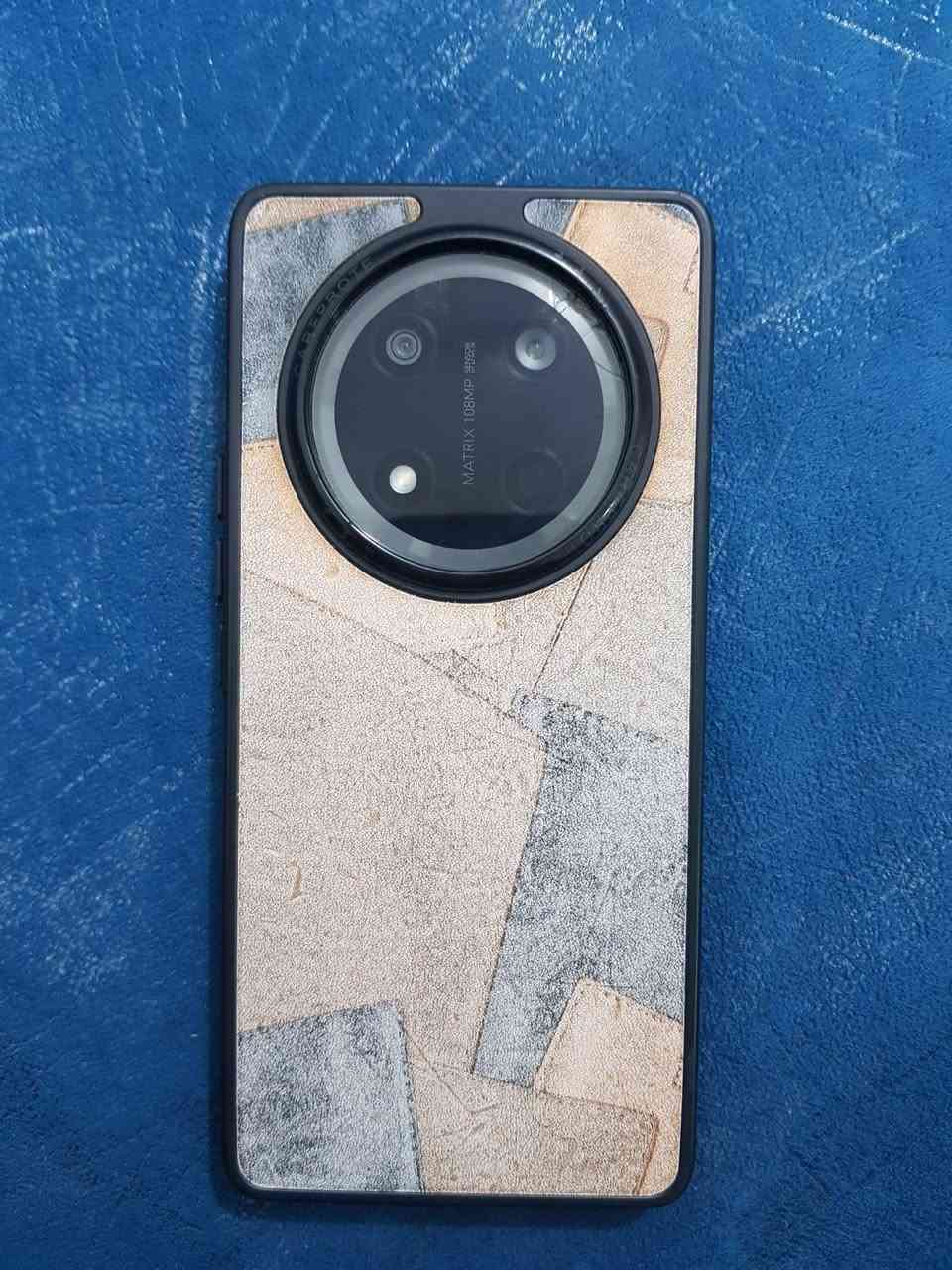 📱 للبيع موبايل Honor X9c
- RAM: 12GB
- الذاكرة: 256GB
- المعالج: Snapdragon 6 Gen 1
- البطارية: 6600mAh قوية
- الاستعمال: حوالي 4 أشهر فقط

✅ حالة الجهاز:

- الشاشة نظيفة بدون خدوش
- ظهر الجهاز نظيف
- الجهاز يشتغل ممتاز

⚠️ ملاحظة:
يوجد خدوش خفيفة جدًا على عدسة الكاميرا الخلفية بسبب سقوط سابق لكنها صغيرة وما تأثر على الاستخدام.

💰 السعر: 290 ألف دينار قابل للنقاش


**إذا كنت صاحب هذا الإعلان وتريد حذفه لأي سبب، رجاءا أرسل رسالة إلى الدعم الفني**