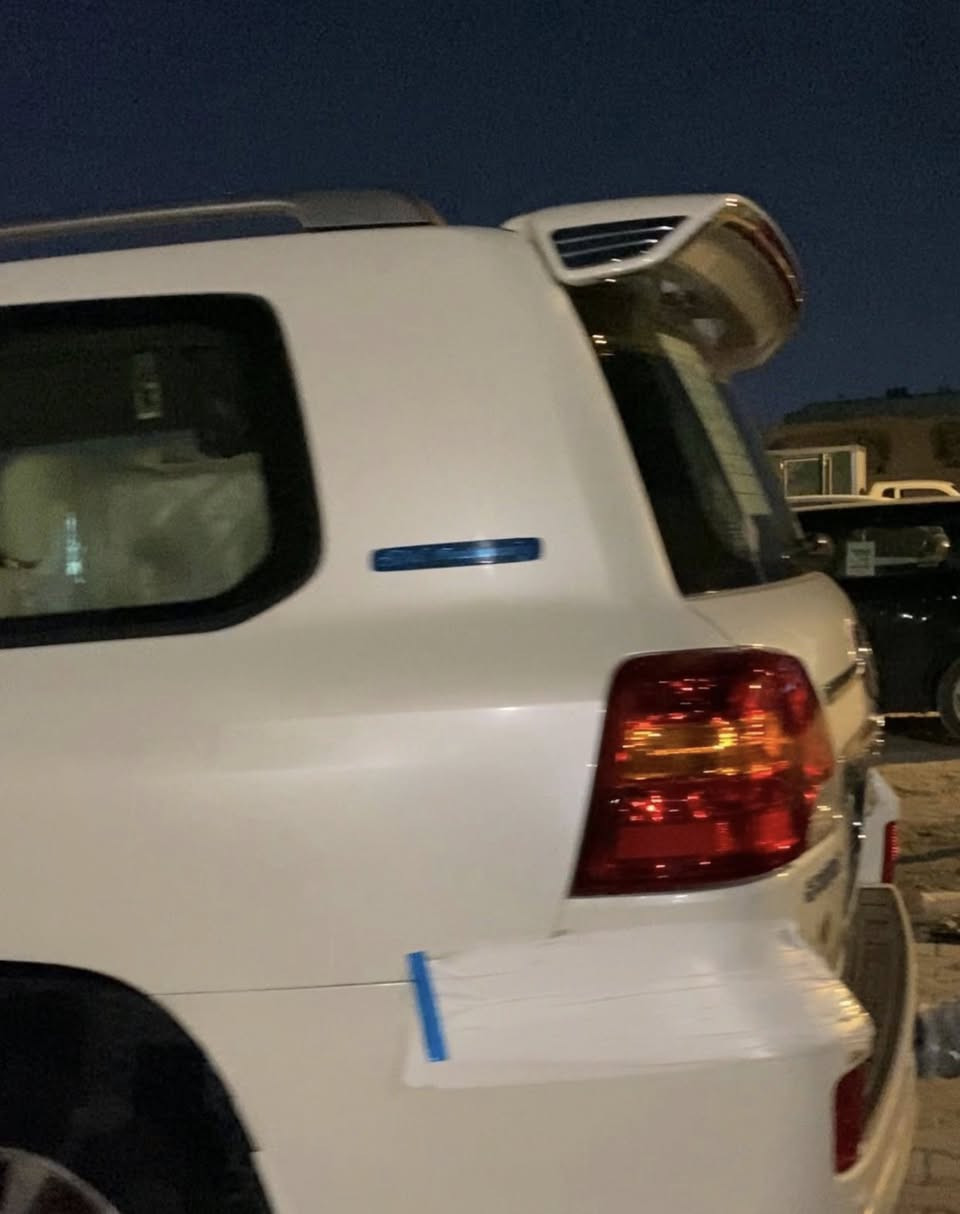 سلام عليكم لاندكروز للبيع ستينية اصلية موديل 2011بيهة قطعتين كلير والباقي كفالة مكينة مامفتوحة تخم تايروباتري قبل اسبوعين شادهن محدثة بس دعامية امامية فقط الشراي يتصل ***********.   السعر30الف رقم مميزبغداددولي باسمي مكاني بغدادالرصافة تراي من البصرة لزاخو
